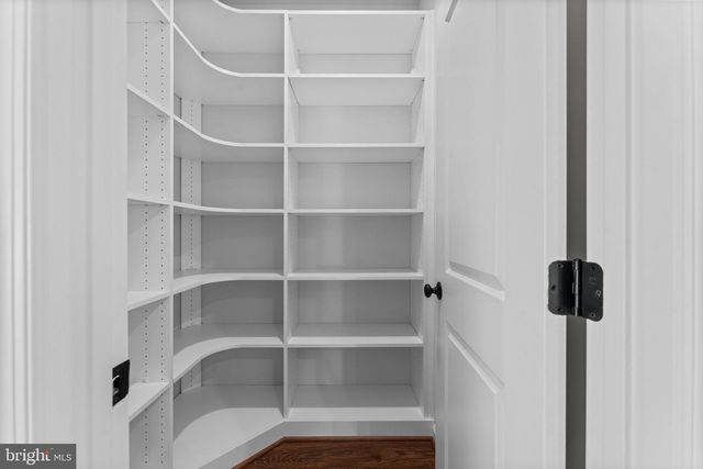 9010 DOVES LN, Manassas, VA 20112