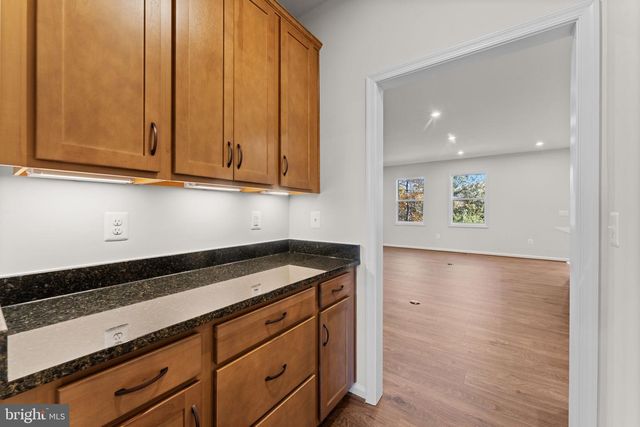 9010 DOVES LN, Manassas, VA 20112