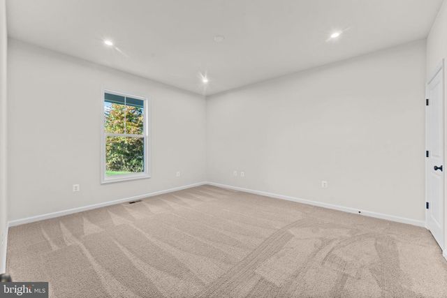 9010 DOVES LN, Manassas, VA 20112