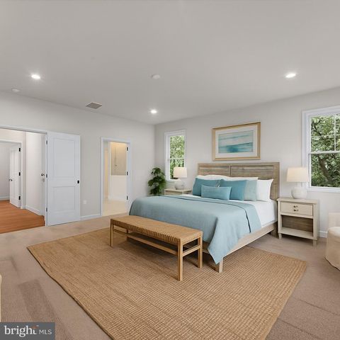 9010 DOVES LN, Manassas, VA 20112