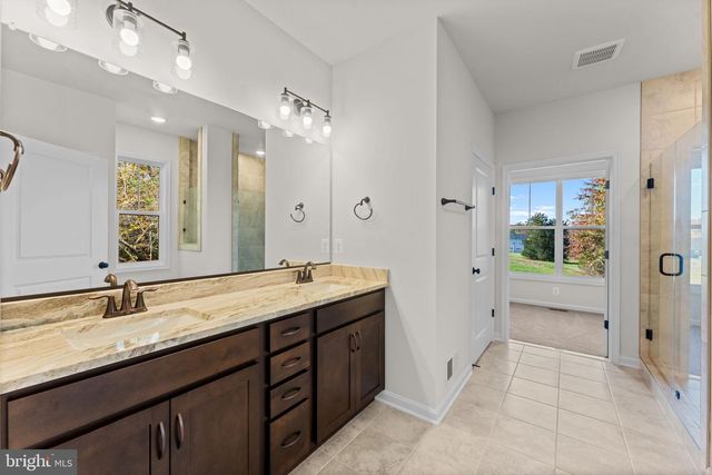 9010 DOVES LN, Manassas, VA 20112