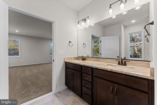 9010 DOVES LN, Manassas, VA 20112