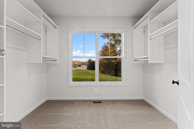 9010 DOVES LN, Manassas, VA 20112