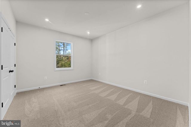 9010 DOVES LN, Manassas, VA 20112