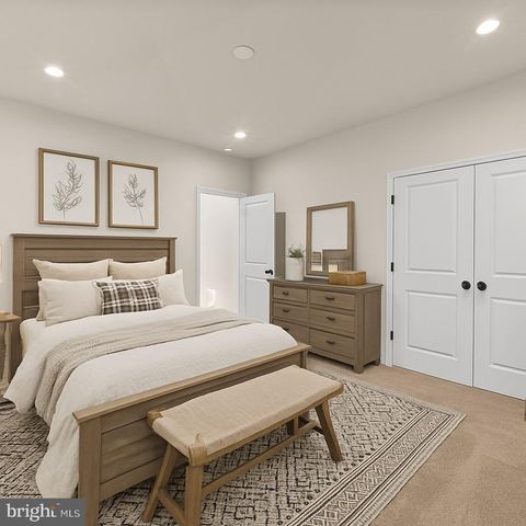 9010 DOVES LN, Manassas, VA 20112