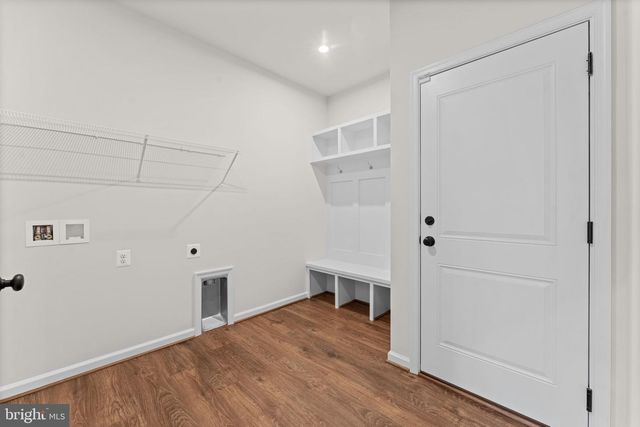 9010 DOVES LN, Manassas, VA 20112