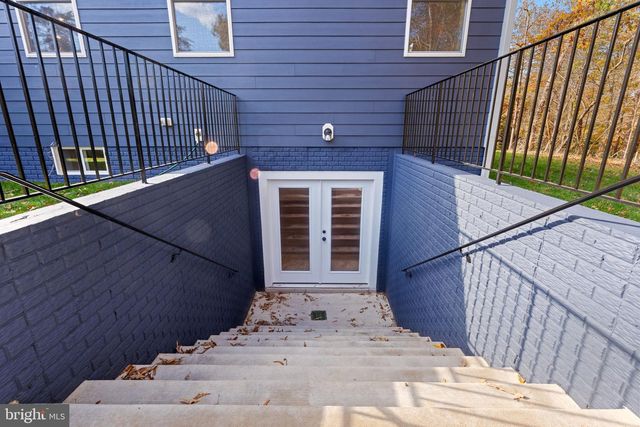 9010 DOVES LN, Manassas, VA 20112