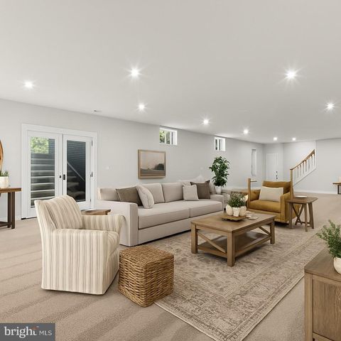 9010 DOVES LN, Manassas, VA 20112