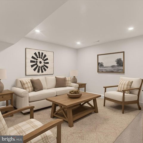 9010 DOVES LN, Manassas, VA 20112