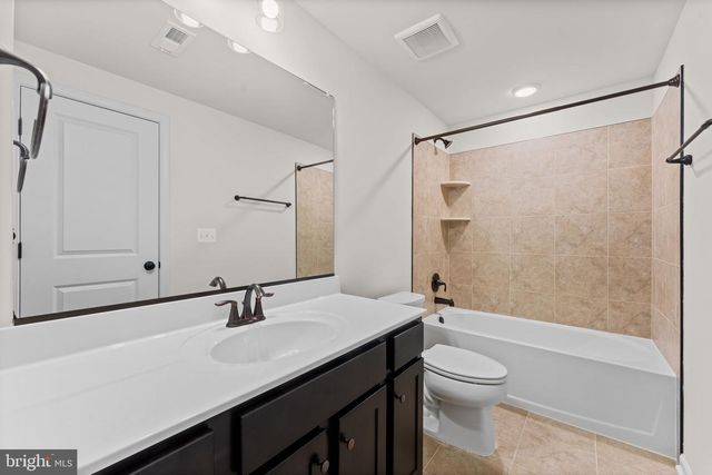 9010 DOVES LN, Manassas, VA 20112