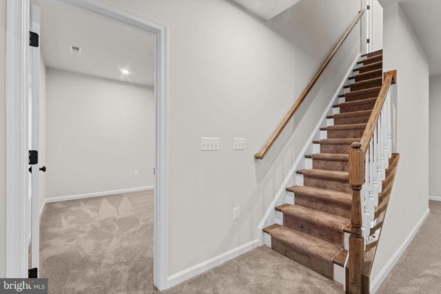 9010 DOVES LN, Manassas, VA 20112