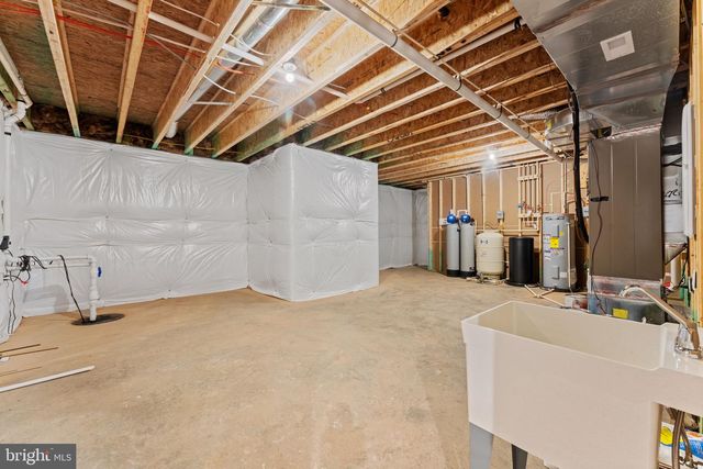 9010 DOVES LN, Manassas, VA 20112