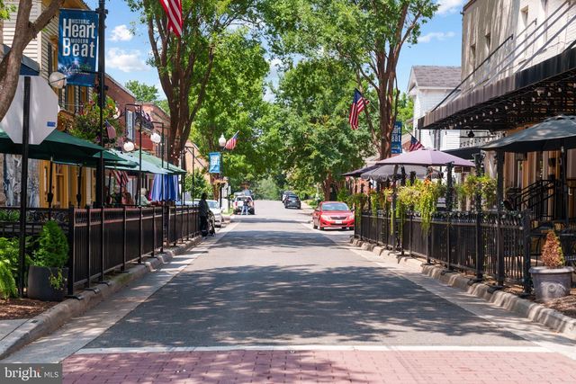 9010 DOVES LN, Manassas, VA 20112