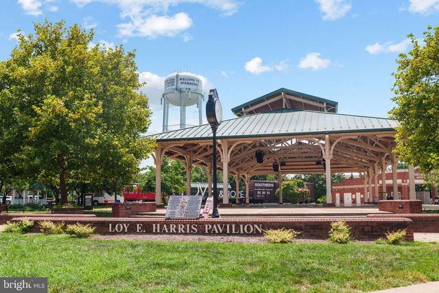 9010 DOVES LN, Manassas, VA 20112