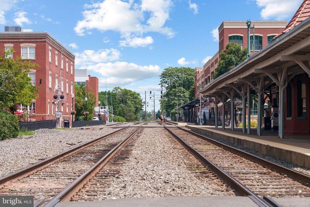 9010 DOVES LN, Manassas, VA 20112