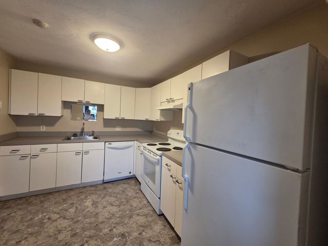 267 Lafayette St 3, Salem, MA 01970