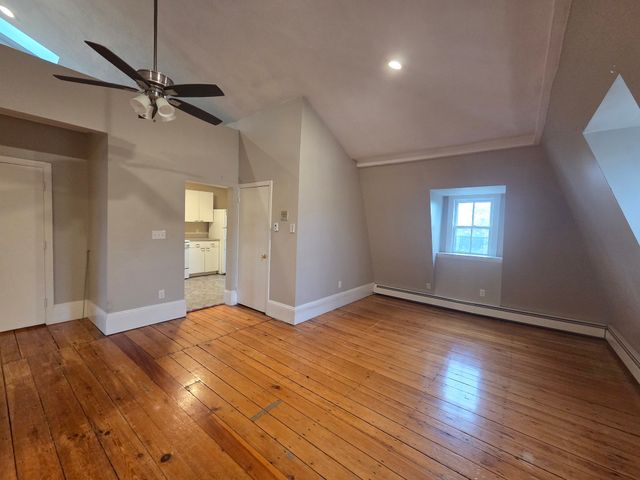 267 Lafayette St 3, Salem, MA 01970