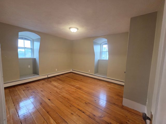267 Lafayette St 3, Salem, MA 01970