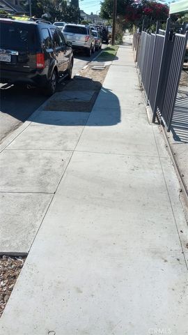 125 W 46th Street, Los Angeles, CA 90037