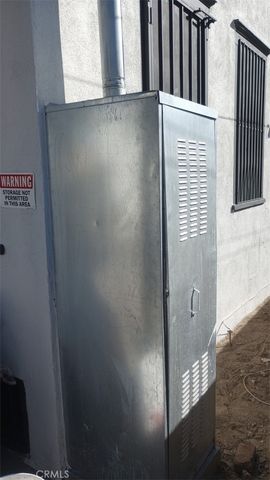 125 W 46th Street, Los Angeles, CA 90037