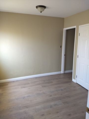 125 W 46th Street, Los Angeles, CA 90037