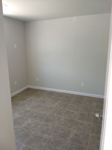 125 W 46th Street, Los Angeles, CA 90037
