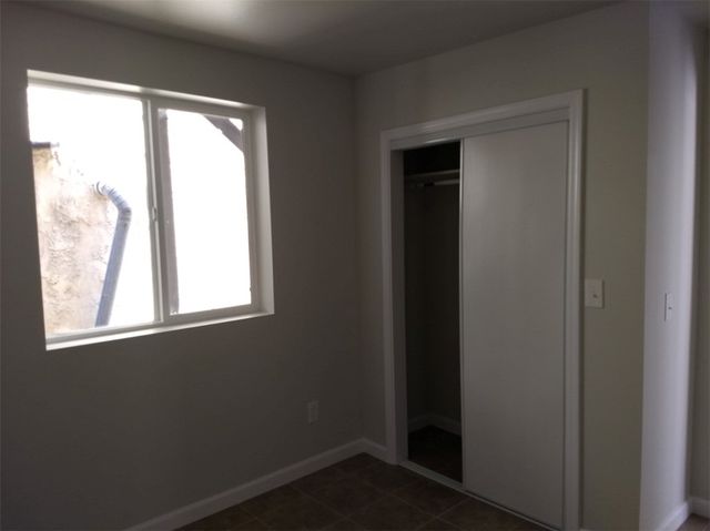 125 W 46th Street, Los Angeles, CA 90037