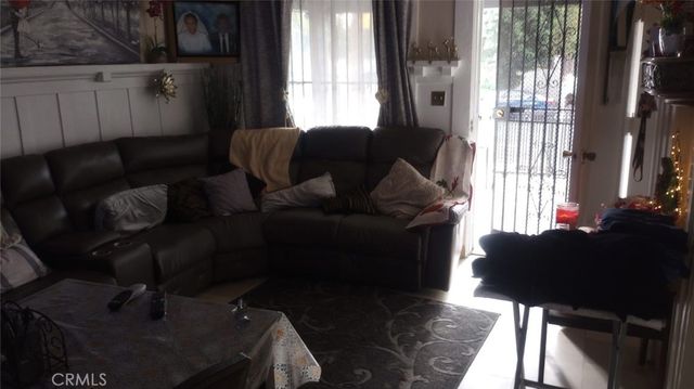 125 W 46th Street, Los Angeles, CA 90037