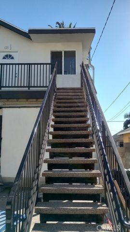 125 W 46th Street, Los Angeles, CA 90037