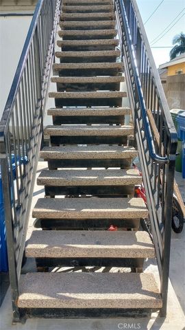 125 W 46th Street, Los Angeles, CA 90037
