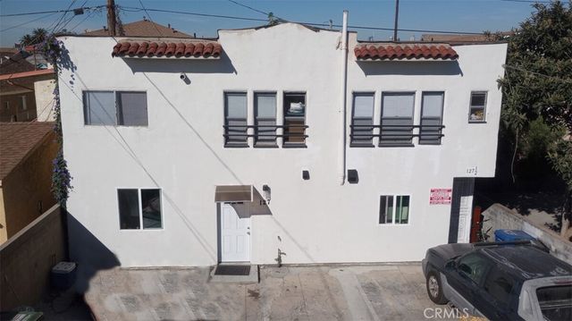 125 W 46th Street, Los Angeles, CA 90037