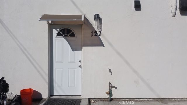 125 W 46th Street, Los Angeles, CA 90037