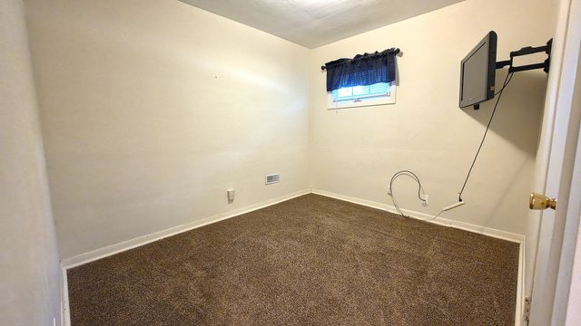 208 E 8th Avenue, Colona, IL 61241