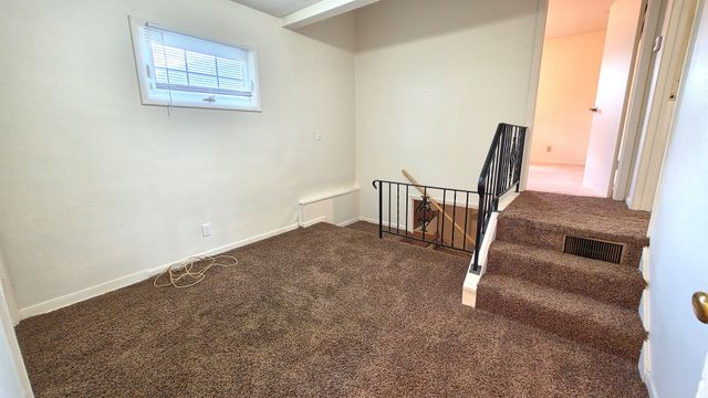 208 E 8th Avenue, Colona, IL 61241