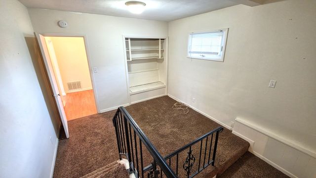 208 E 8th Avenue, Colona, IL 61241
