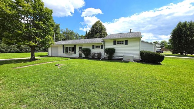 208 E 8th Avenue, Colona, IL 61241