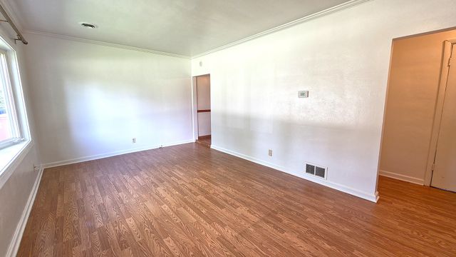 208 E 8th Avenue, Colona, IL 61241