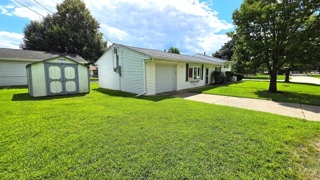 208 E 8th Avenue, Colona, IL 61241