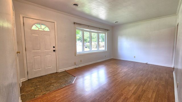 208 E 8th Avenue, Colona, IL 61241