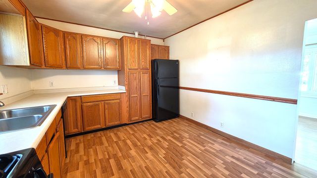 208 E 8th Avenue, Colona, IL 61241