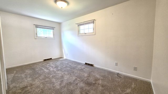208 E 8th Avenue, Colona, IL 61241