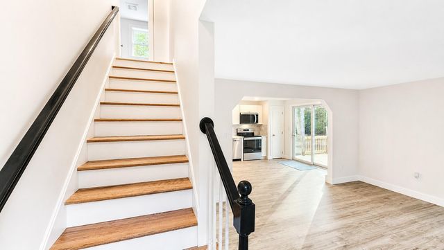 147 Chippingstone Road, Marstons Mills, MA 02648