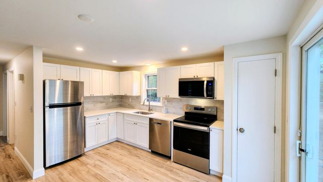 147 Chippingstone Road, Marstons Mills, MA 02648