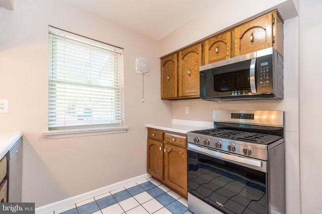 813 GREEN VALLEY DR, Philadelphia, PA 19128