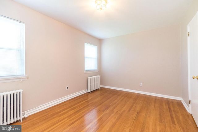 813 GREEN VALLEY DR, Philadelphia, PA 19128