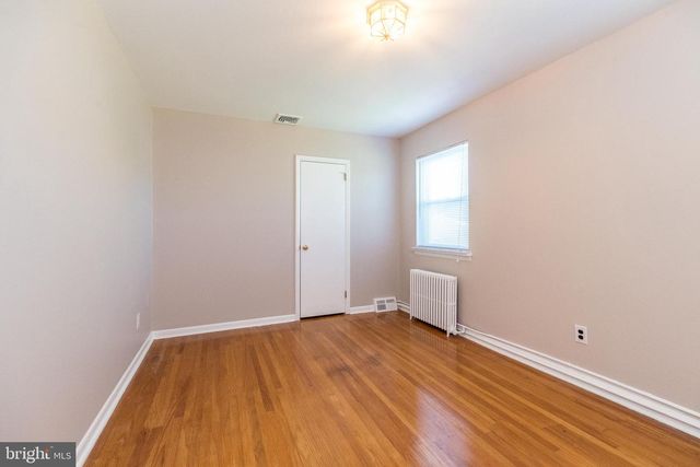 813 GREEN VALLEY DR, Philadelphia, PA 19128
