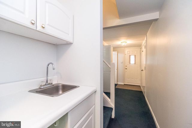 813 GREEN VALLEY DR, Philadelphia, PA 19128