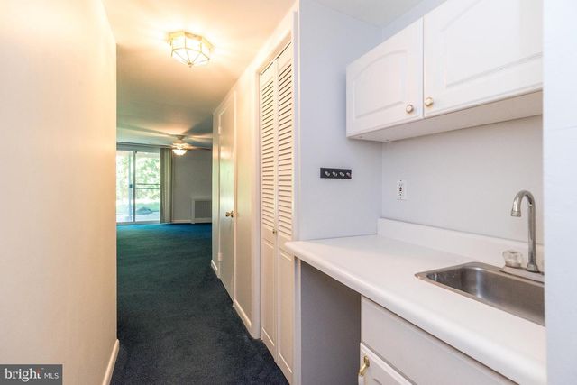 813 GREEN VALLEY DR, Philadelphia, PA 19128