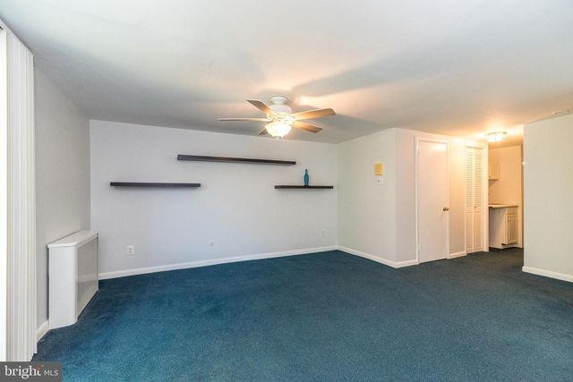 813 GREEN VALLEY DR, Philadelphia, PA 19128