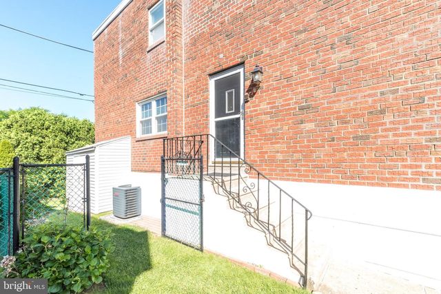813 GREEN VALLEY DR, Philadelphia, PA 19128